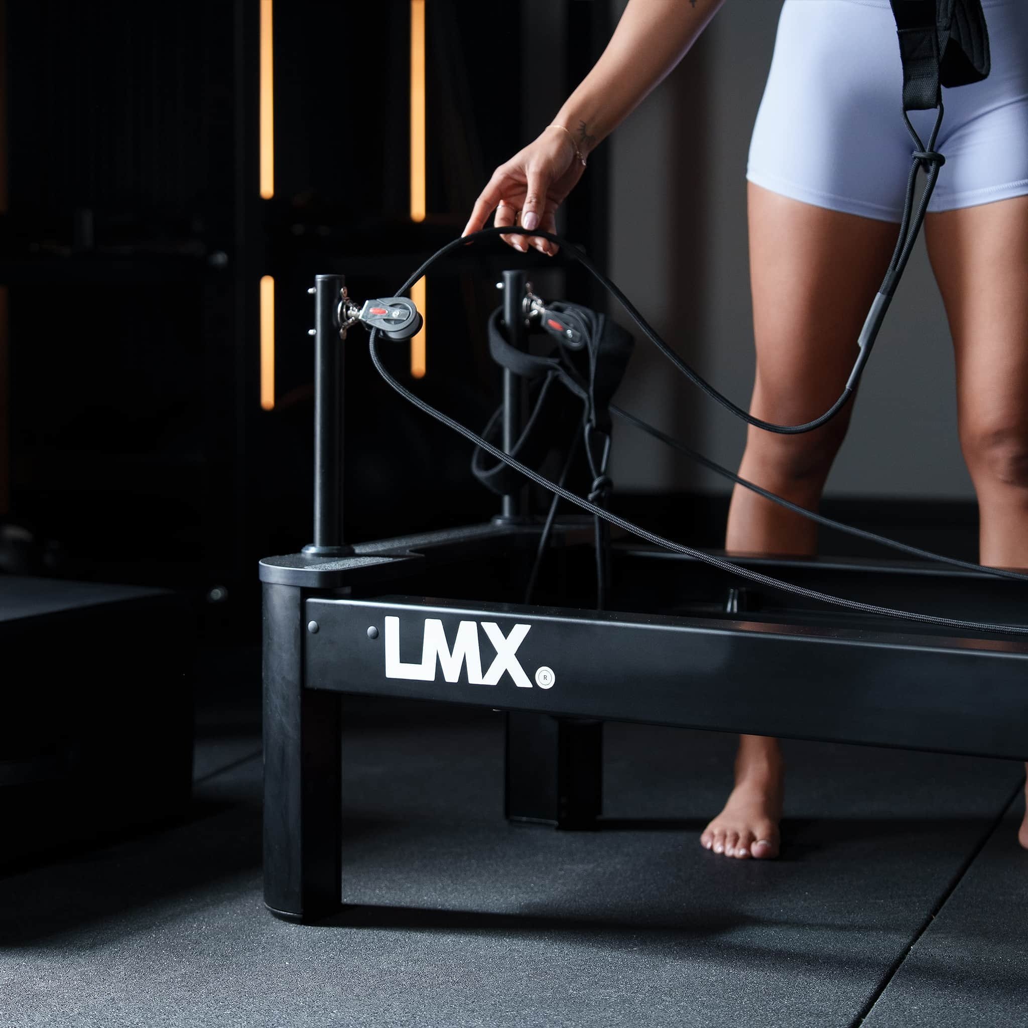 LMX2120 Lifemaxx Harmony Pilates Reformer Musta - Image 3
