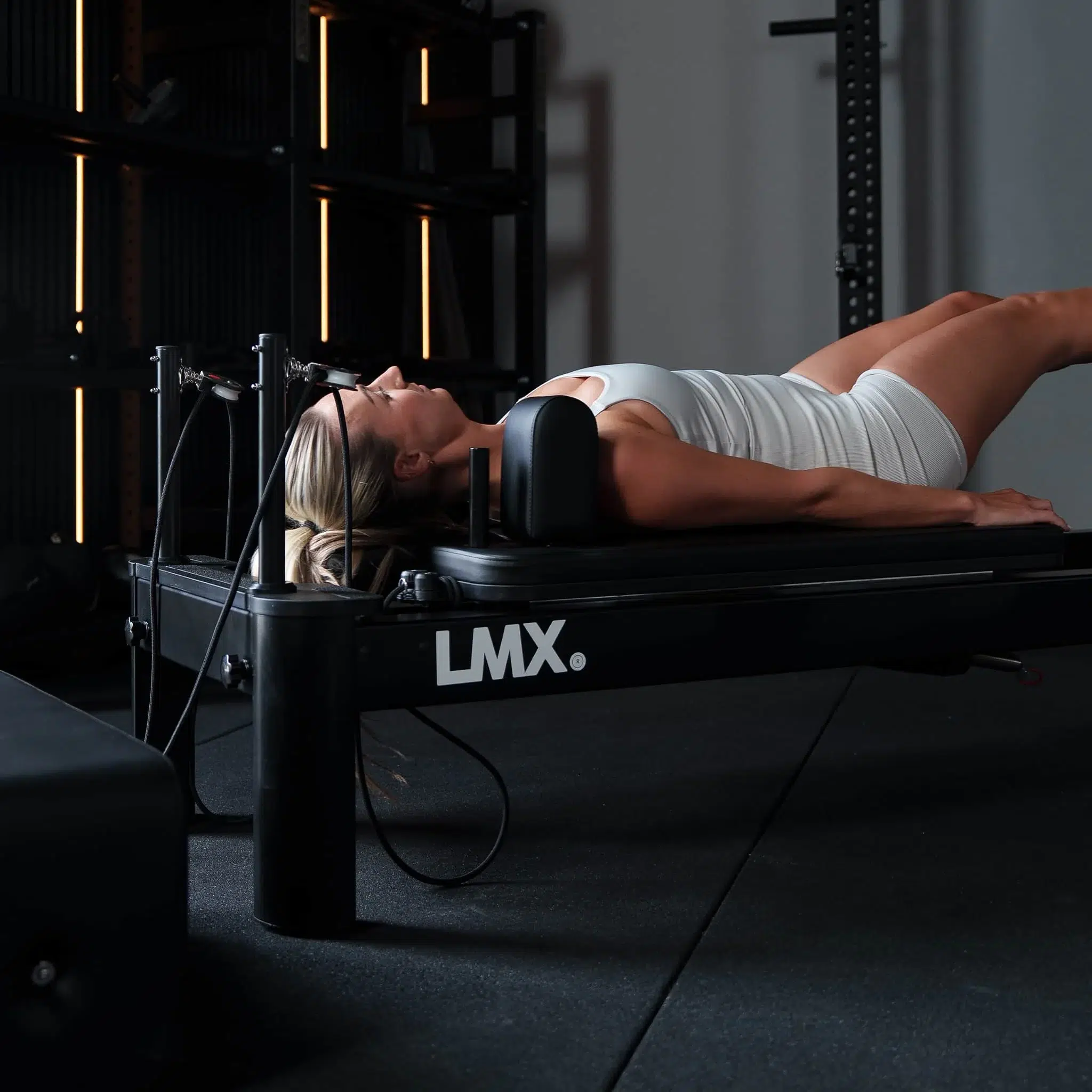 LMX2120 Lifemaxx Harmony Pilates Reformer Musta - Image 4