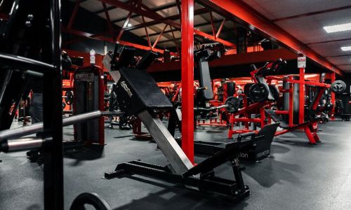 Kuntosalilaitteet Slingshotilta